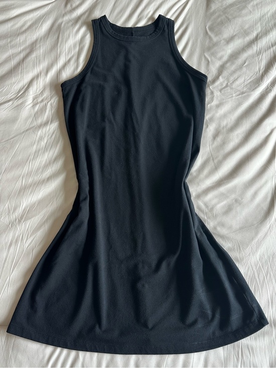 Dresses & Skirts - Black Sleeveless Dress